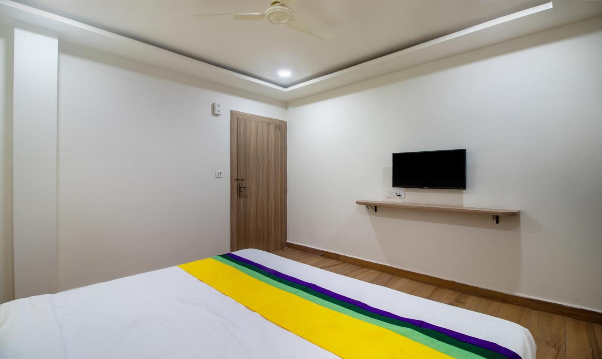 Itsy Hotels Krishna Residency, Govardhan Chauraha Mathura Bagian luar foto