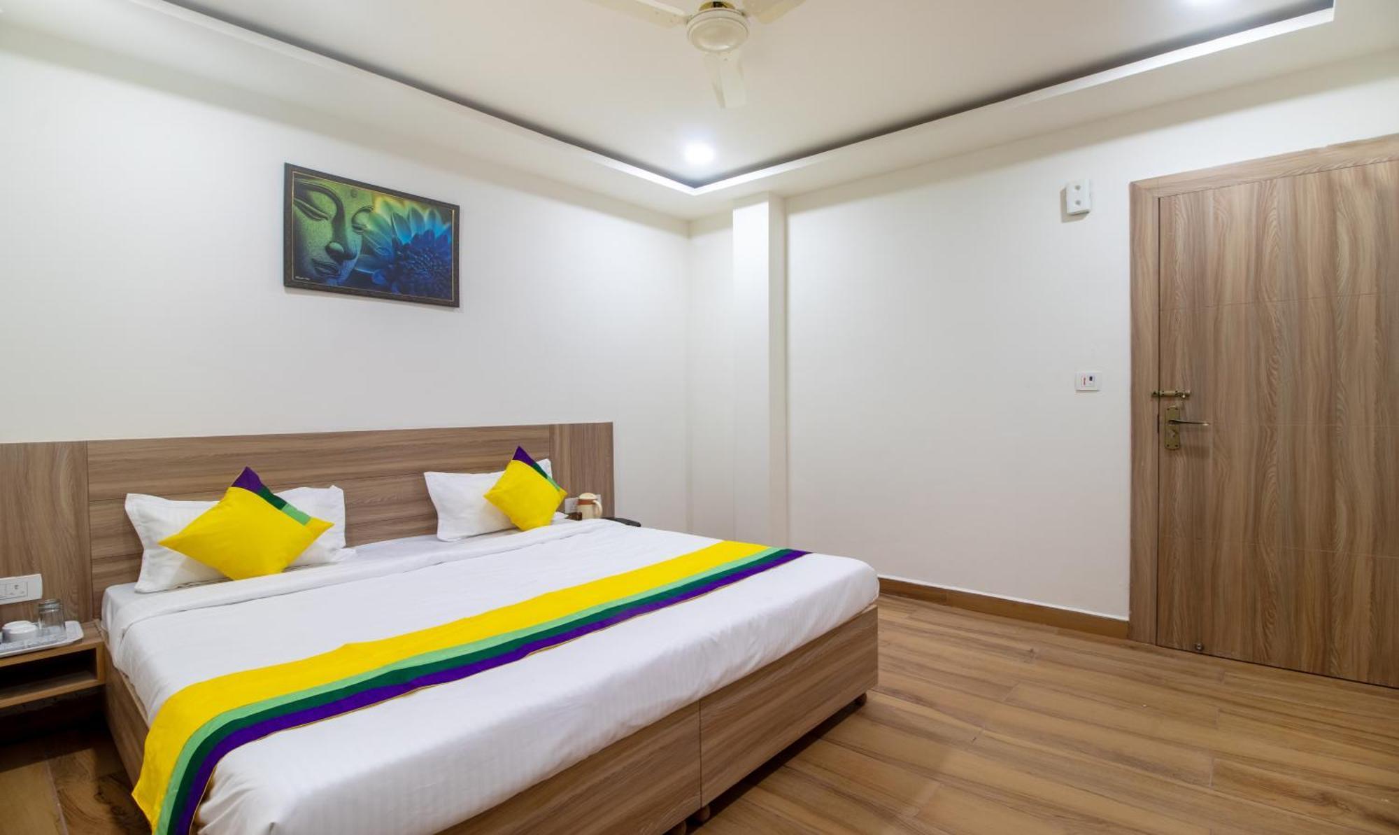 Itsy Hotels Krishna Residency, Govardhan Chauraha Mathura Bagian luar foto